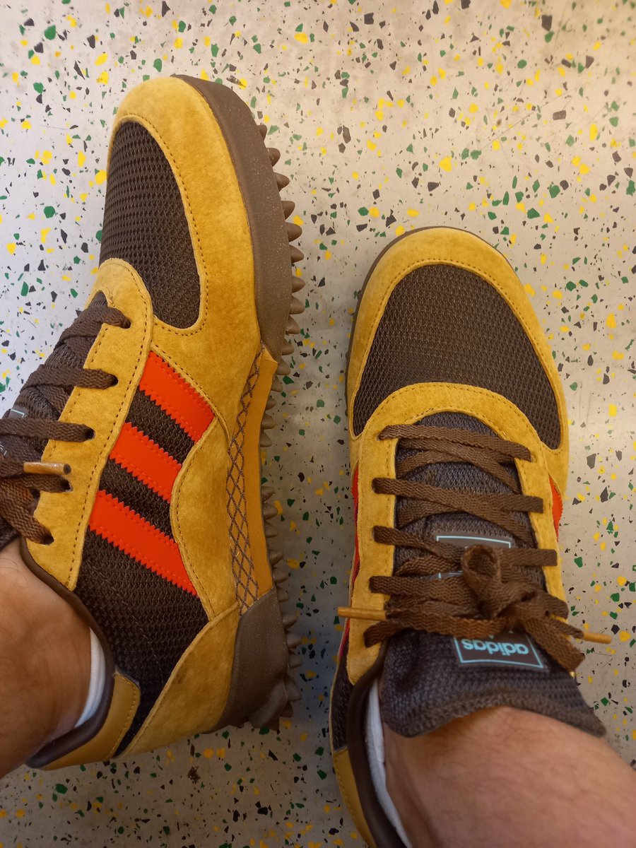 On route to the outlet with marathon tr gtx on foot. Hopefully find a few gems