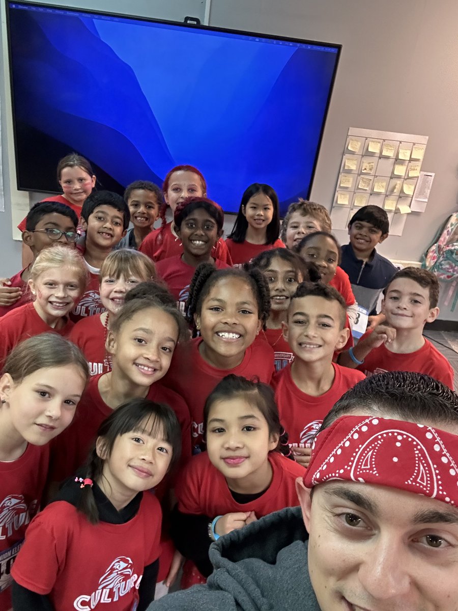 NickFisette's tweet photo. The TU 23-24 Fun Run was an absolute blast! We had so much fun! #TroyUnion #culture https://t.co/TsNOwk0is4