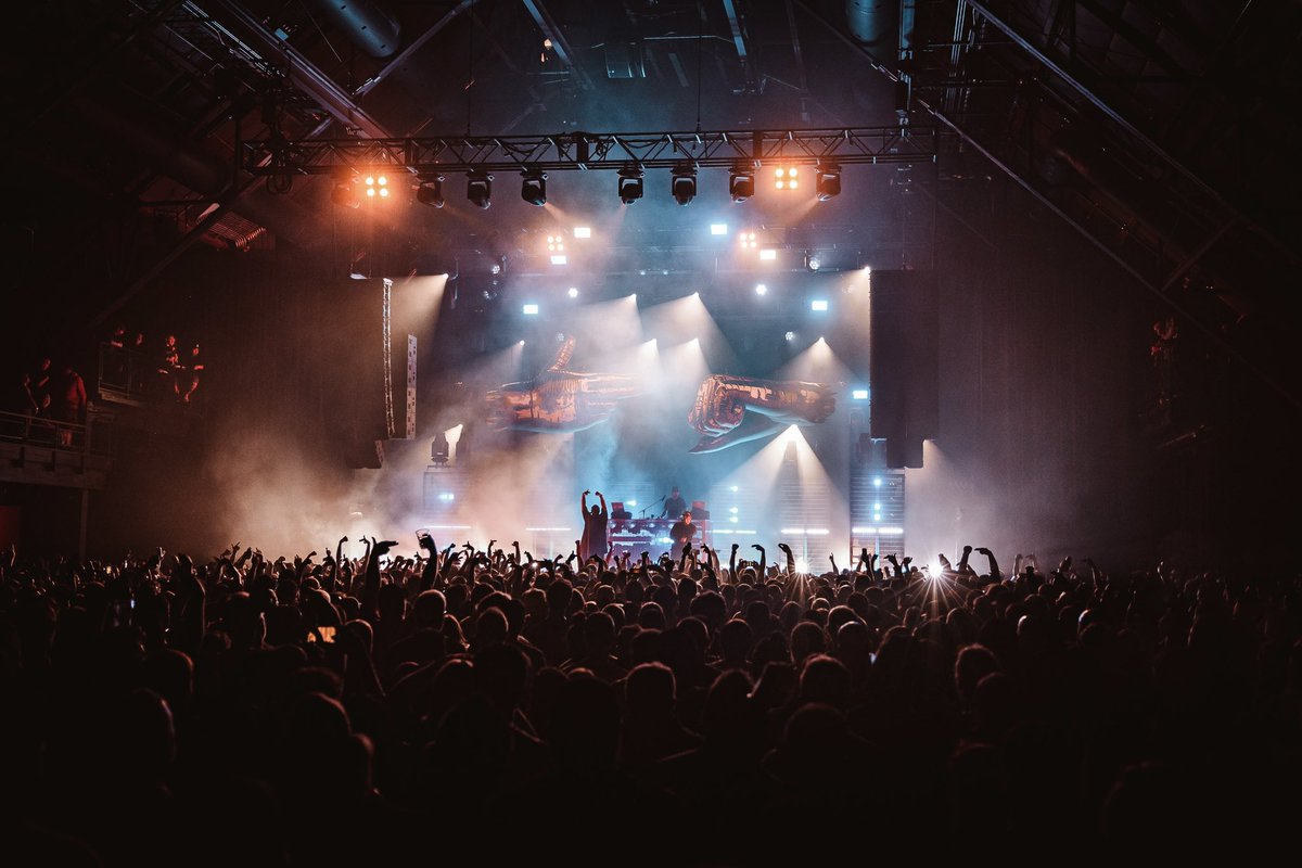 .<a href="/saltshedchicago/">The Salt Shed</a> has been on a f*cking roll. these past two weekends have included some of the best shows i’ve seen/shot. last night’s <a href="/runjewels/">Run The Jewels</a> 3 was one I certainly won’t forget.

9.29.23
📸: <a href="/joshdruding/">Josh Druding</a> 
ft. <a href="/KillerMike/">Killer Mike</a> &amp; @therealelp