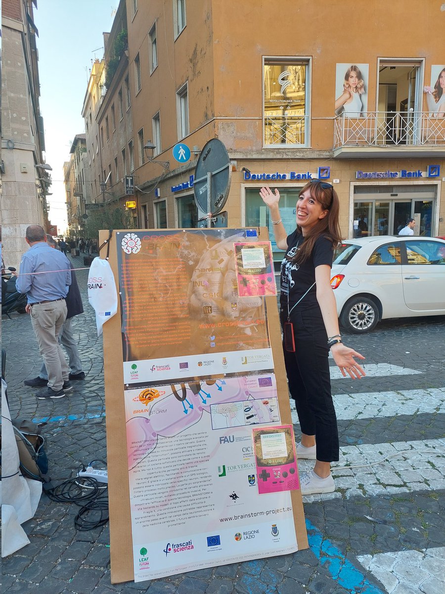 crossbrain_eic's tweet image. Some pictures from yesterday night with the team disseminating our visionary research during the #EuropeanResearchersNight Thanks to @FrascatiScienza! @EUeic #neurotech #ArtificialInteligence