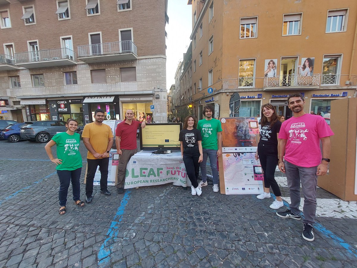 crossbrain_eic's tweet image. Some pictures from yesterday night with the team disseminating our visionary research during the #EuropeanResearchersNight Thanks to @FrascatiScienza! @EUeic #neurotech #ArtificialInteligence