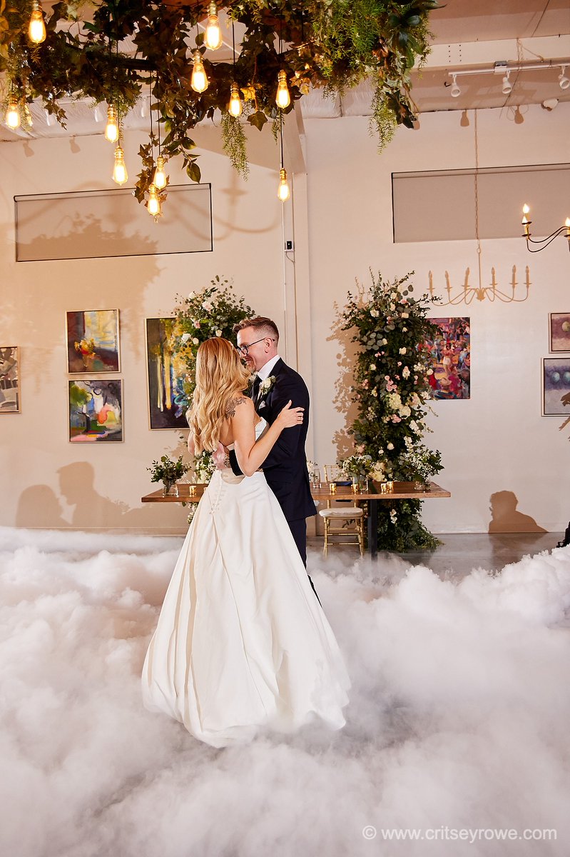CarolinaDJPros's tweet image. Dreamy clouds for your first dance?...Yes please! 🤩☁️✨ ⁠
⁠
📸 Critsey Rowe Photography⁠
🎧️ DJ Jeff
🏰 The Collectors Room - Charlotte
💎 Magnificent Moments Weddings⁠
⁠
#enhance #clouds #dancingintheclouds
