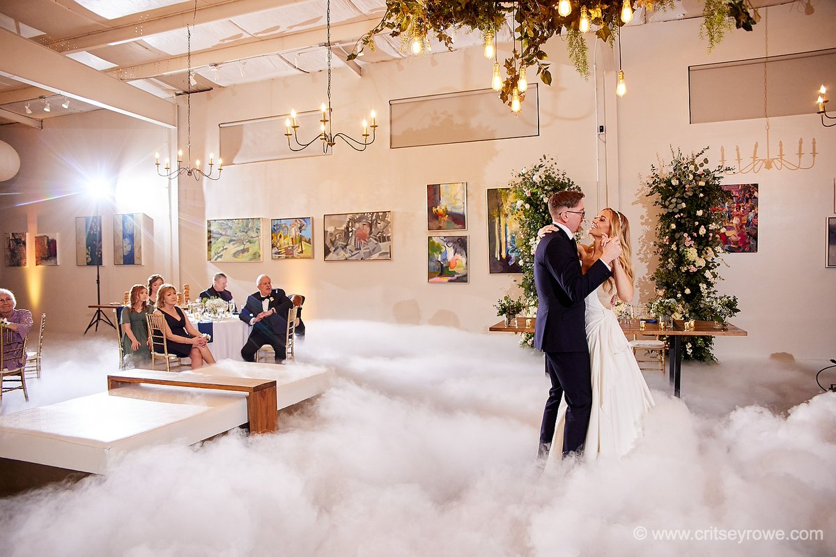 CarolinaDJPros's tweet image. Dreamy clouds for your first dance?...Yes please! 🤩☁️✨ ⁠
⁠
📸 Critsey Rowe Photography⁠
🎧️ DJ Jeff
🏰 The Collectors Room - Charlotte
💎 Magnificent Moments Weddings⁠
⁠
#enhance #clouds #dancingintheclouds