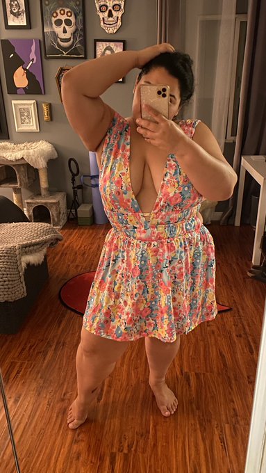 Thank you Drew for this cute dress ❤️❤️❤️❤️❤️❤️ https://t.co/oGLb3icB3c<a href="/tag/mvsales"class="tags"><span>#mvsales</span></a>