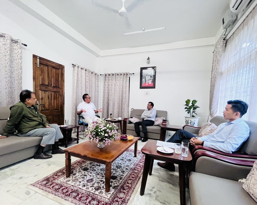 TRZeliang's tweet photo. Held a brief meeting with the Managing Director @nhidcl and ED (P) RO Kohima today at my official residence. Deliberated and shared concerns on a wide range of subjects concerning road development in the State. 

With better coordination and support between the NH(NPWD) and NHIDCL, works will progress in the right direction. We are confident that many works which have been under progress for years will be completed soon with quality.