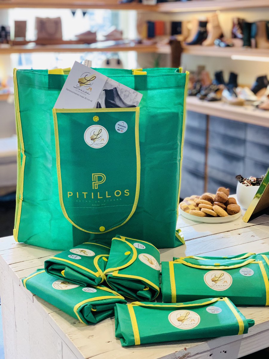 Vandaag en morgen 🎉Weekend van de klant🎉
GRATIS een leuke, opvouwbare, boodschappentas 🛍️
Je kan ze dus in je 👜 handtas stoppen 😜
#louiseschoenen #elegantievanformaat #shoplocal #ikkooplokaal #winkelhier #shop9200 #wintercollection #openopzondag #weekendvandeklant #unizo