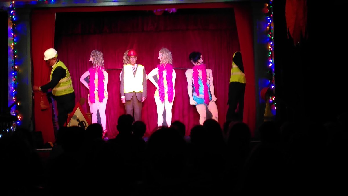 Our family cabaret show is back by popular demand 🎉. It's next Sun Oct 8, 2.15 - 5pm <a href="/7afirstreet/">Walkley Comm. Centre</a>. There'll be comedy, thrills &amp; spills from all your fave entertainers: Mr Maynard, Mr Herbert, Mr Lodge, also Sid Bowfin &amp; <a href="/madamezucchini/">Madame Zucchini🥒</a> 🥒

Tix available: cabaretboomboom.co.uk/forthcoming-ev…