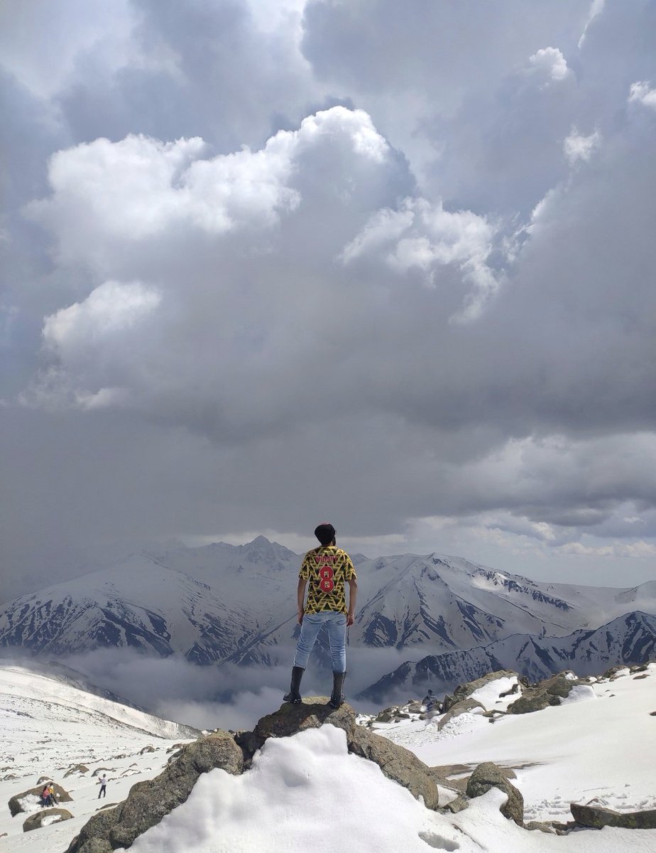 SujanFaster's tweet image. Always the #backpose merchant everywhere I go...