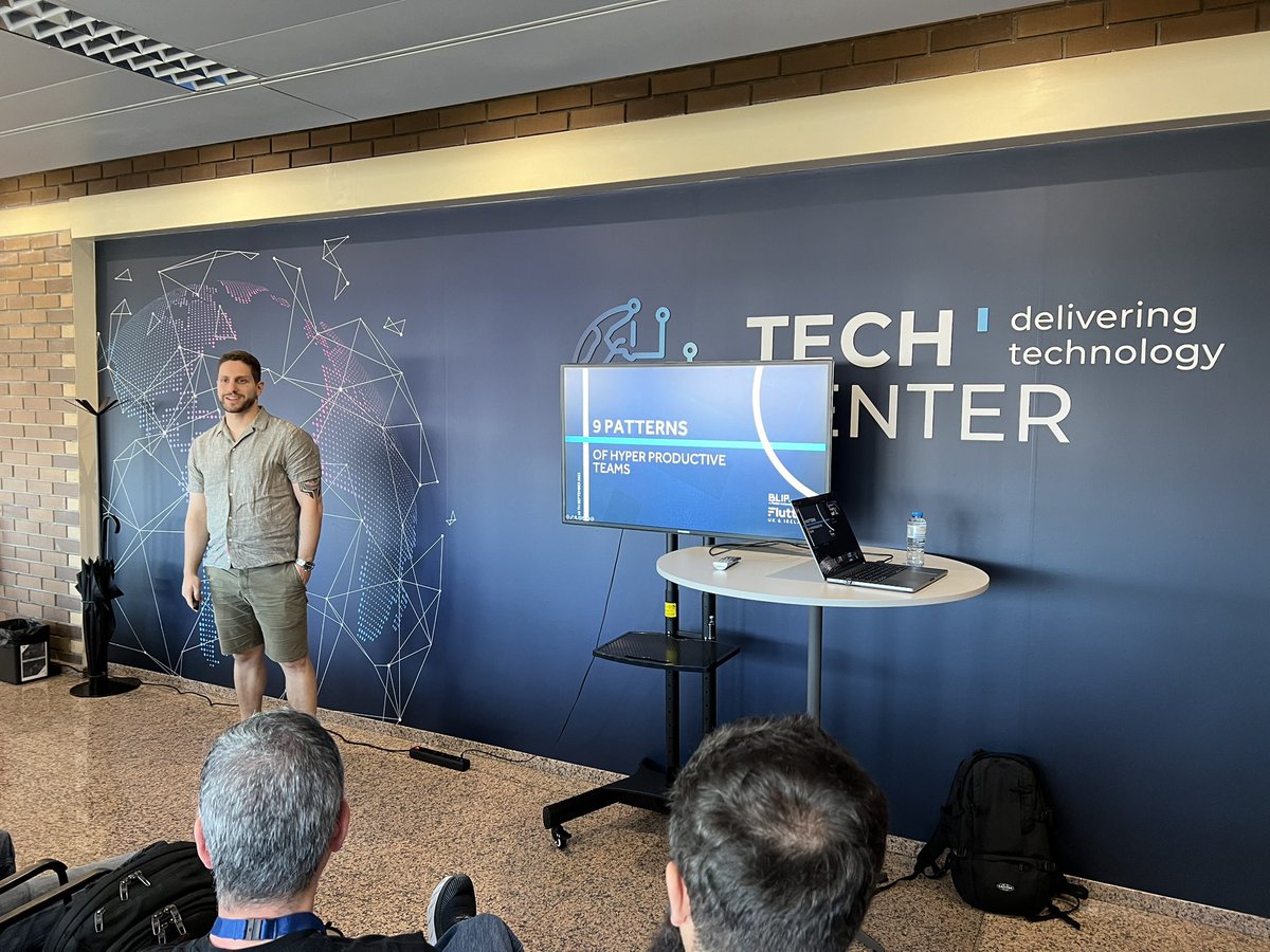 NetPonto's tweet photo. Next on today’s Meetup, we have Tiago Costa sharing the 9 patterns of Hyperproductive teams 💪🏼 https://t.co/cA0b451L9W