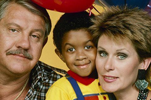 GenTuboCatodico's tweet photo. #30settembre 
#CuriositàTV

RICORDI IL TITOLO?

Appartiene alla categoria #16FamilySitcom
il bambino protagonista è apparso anche in 
LOVE BOAT
OTTO SOTTO UN TETTO
Attore affetto da nanismo https://t.co/9UV9TzChIm