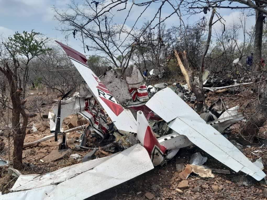ivancp25's tweet photo. #AccidenteAéreo mortal de un #Cessna206 Stationair (Z-CAM), operado por #RZMMurowa. Se ha estrellado en la región de #Zvamahande, a 6 km al Noroeste de #Mashava, #Zimbabwe. Los 6 ocupantes del avión fallecieron. Volaban a la mina de diamantes de #Murowa en #Zvishavane. 29-09-23 https://t.co/2drXGFK4wj