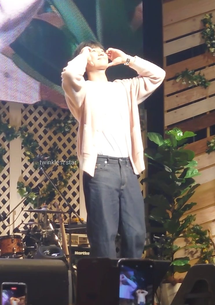 One_loved_star's tweet photo. 20230930 　☘️JUNG HAEIN
FANMEETING IN JAPAN〜 昼公演

可愛い❤の言葉しか出なかった😆
35歳なの？本当にw

歌も生バンドでとても上手かった👍🏻
『奏』…日本語で歌ってくれたけど発音もバッチリだった👏
忙しいのに日本語の歌詞を覚えてくれて嬉しいね

#정해인 #JUNGHAEIN #チョンヘイン #HAEINESS https://t.co/YdMr8KU2Zo