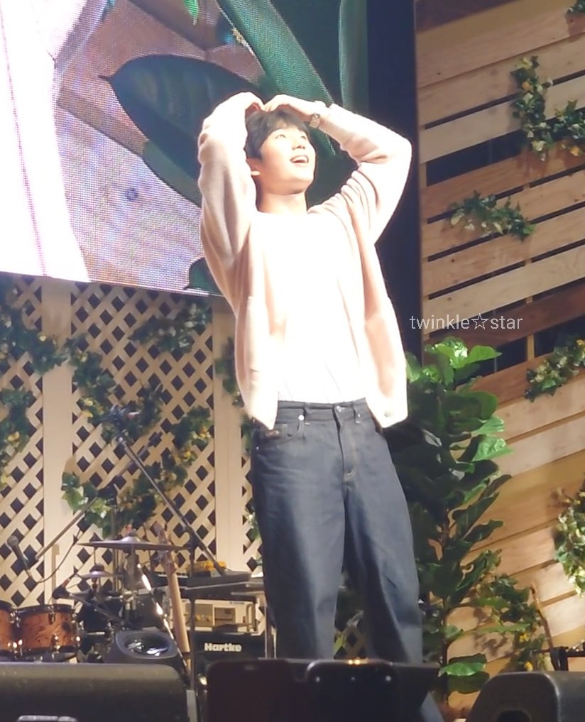 One_loved_star's tweet photo. 20230930 　☘️JUNG HAEIN
FANMEETING IN JAPAN〜 昼公演

可愛い❤の言葉しか出なかった😆
35歳なの？本当にw

歌も生バンドでとても上手かった👍🏻
『奏』…日本語で歌ってくれたけど発音もバッチリだった👏
忙しいのに日本語の歌詞を覚えてくれて嬉しいね

#정해인 #JUNGHAEIN #チョンヘイン #HAEINESS https://t.co/YdMr8KU2Zo