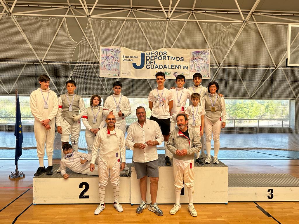 jdguadalentin's tweet photo. 🤺 Aquí os dejamos el pódium de la prueba de esgrima. ¡Enhorabuena!👏👏 Club de Esgrima LORCA https://t.co/Cikc0Ub3Rr