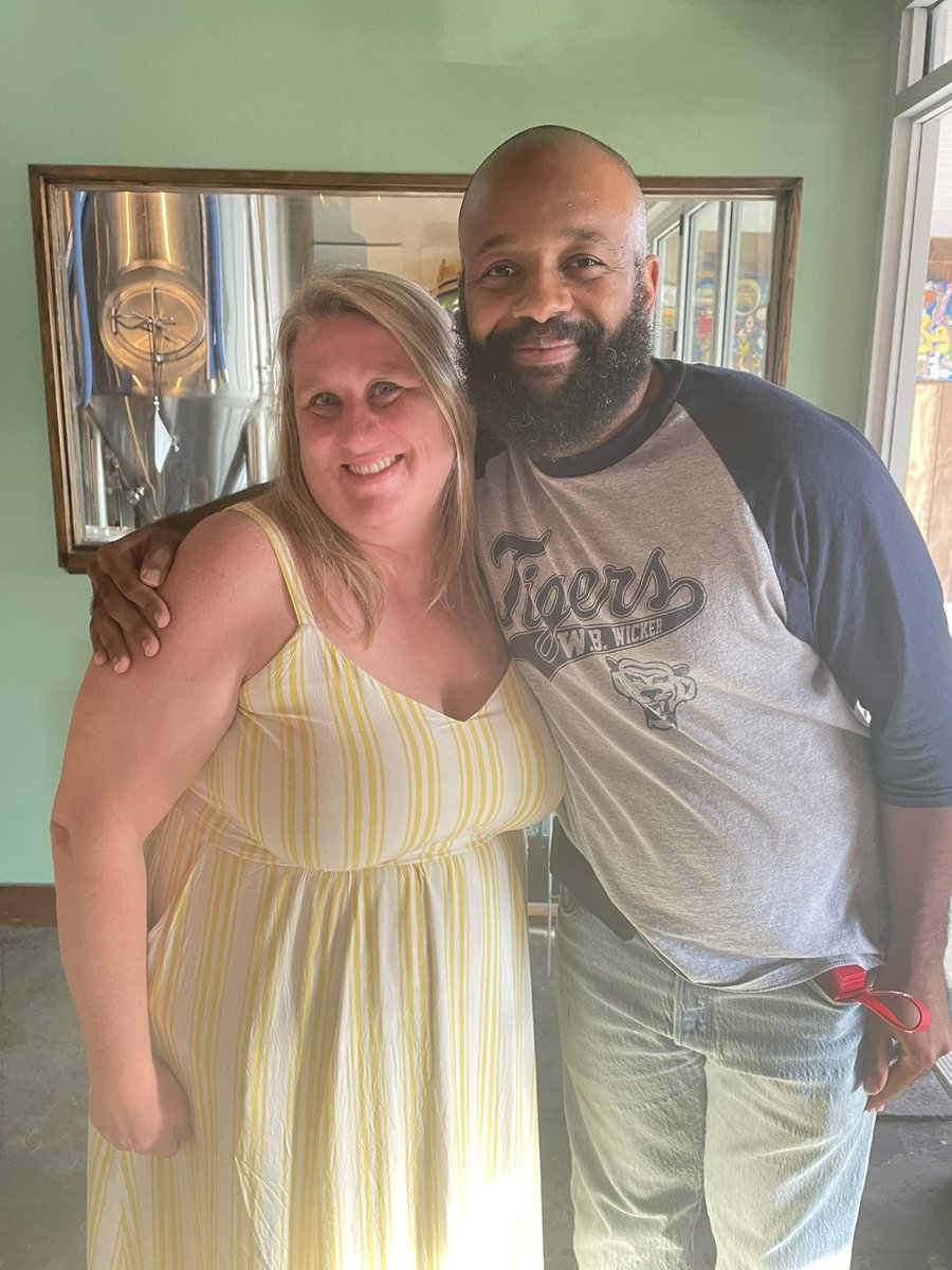 ms_brewer_AP's tweet photo. I’ve worked with some amazing people at WBW. Thank you @AimeePetrarca for always believing in &amp; supporting me. To the OGs continue the great work! @mrb_mung you are amazing and will continue to do great things…no doubt. https://t.co/s63kQOdNAf