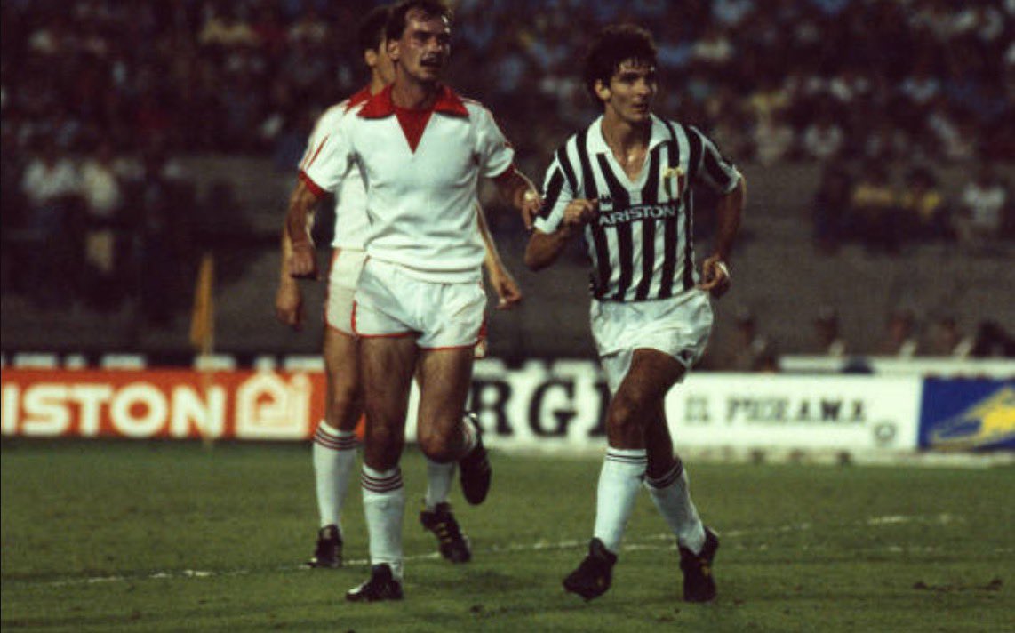 ukasz_michal's tweet photo. Towarzyski mecz @juventusfc - @RTS_Widzew_Lodz rok 82 
@rozmowysportowe 
@PrawdaFutbolu 
@KoltonRoman @BoniekZibi 
#Smolar 
Kto pamięta wynik ? https://t.co/hUWk8G41eN