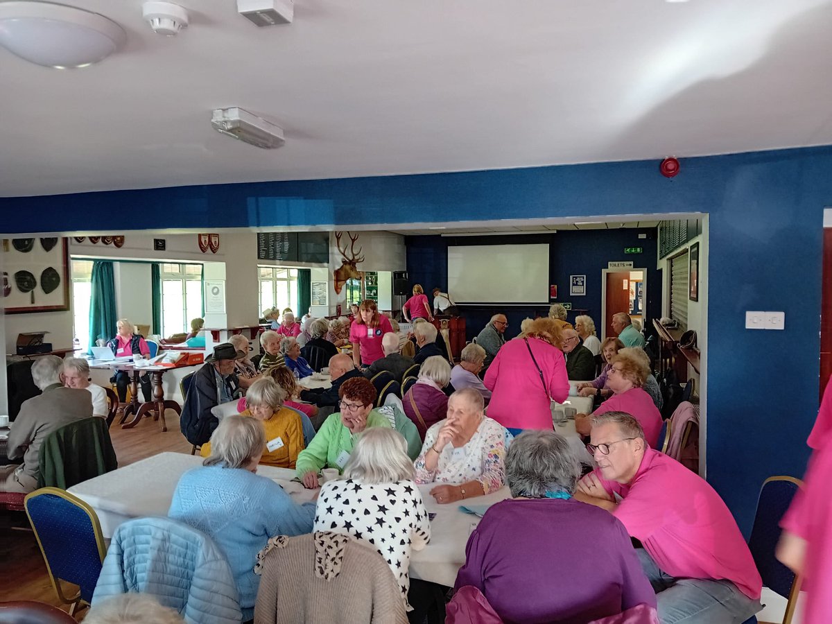 pockritc's tweet photo. Another great #FridaySocial, full of laughter and great entertainment #pocklington https://t.co/LgQspPQb8h