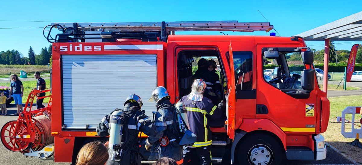👩‍🚒 Un grand merci aux courageux pompiers de Villeneuve de Marsan pour nous avoir ouvert les portes de leur caserne.
Belles démonstrations des JSP.🚒  
Votre dévouement à la sécurité de notre communauté est admirable.
#Pompiers #VilleneuveDeMarsan