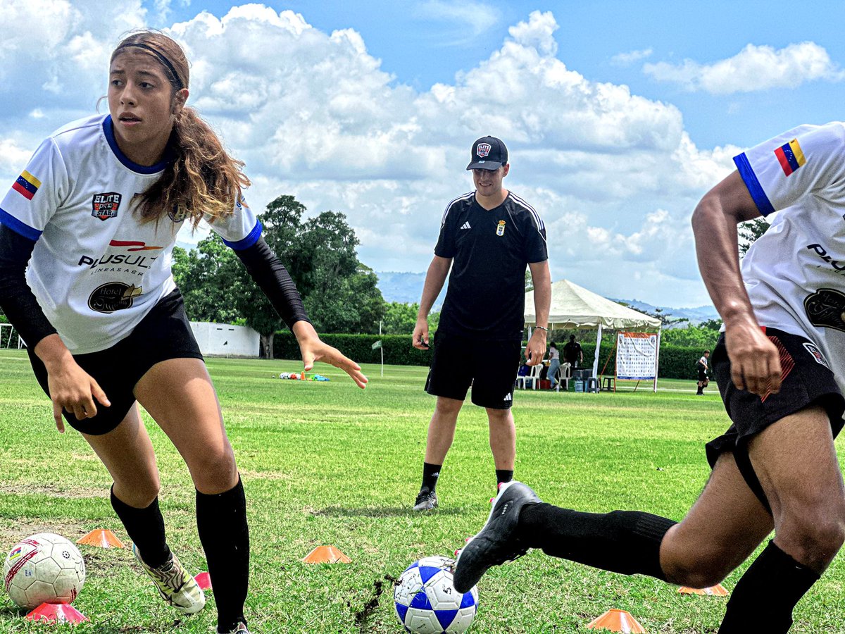 RealOviedoPOY's tweet photo. Our RO Venezuela camp, together with Elite Pr⚽️ Star FC, has come to an end 🇻🇪💙

It's been a pleasure to share this time together and for our coaches to be able to share their knowledge with these young players 🤩

See you soon 🤗

#RealOviedo
#ROFoundation 🔵⚪️ https://t.co/PR1HWv5gI1