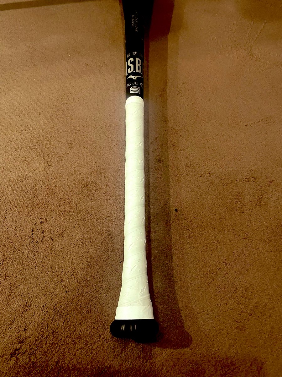 kenshin9125's tweet image. きたぜよ(΄◉◞౪◟◉｀)
そしてフレアにするため、すぐにテープ交換を決めてやったぜ( ´∀｀)ﾌﾌﾌ

グリップパッドはミズノ製1個で事足りました٩( 'ω' )و

#飛距離は金で買う時代
#IOMIC