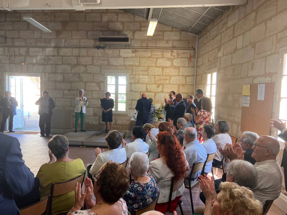 T_Cazenave's tweet photo. Enseignante, féministe, maire, sénatrice et désormais chevalier de la Légion d’Honneur, Françoise Cartron, c’est une vie consacrée au service de l’éducation et au combat pour la place des femmes en politique. 

Cette distinction vient récompenser toutes ces années d’engagement. https://t.co/jCXOXliY3k