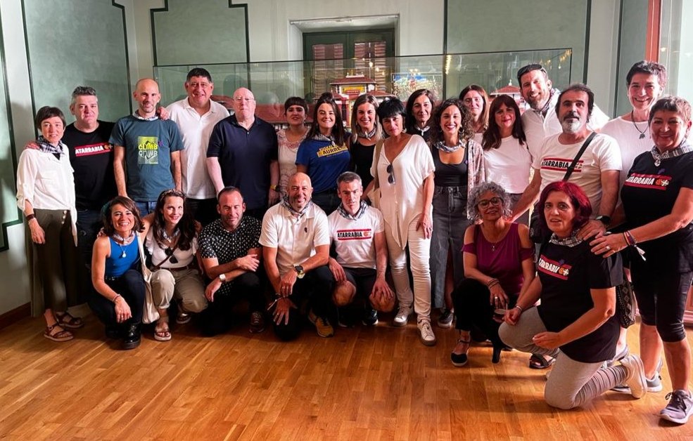 AtarrabiEHbildu's tweet photo. Jai zoriontsuak guztiontzat! Eskerrik asko EH bilduren komunitatea sortzen duen guztioi
Gora EHBildu!
Gora #Atarrabia https://t.co/MZ4zEfhzV1