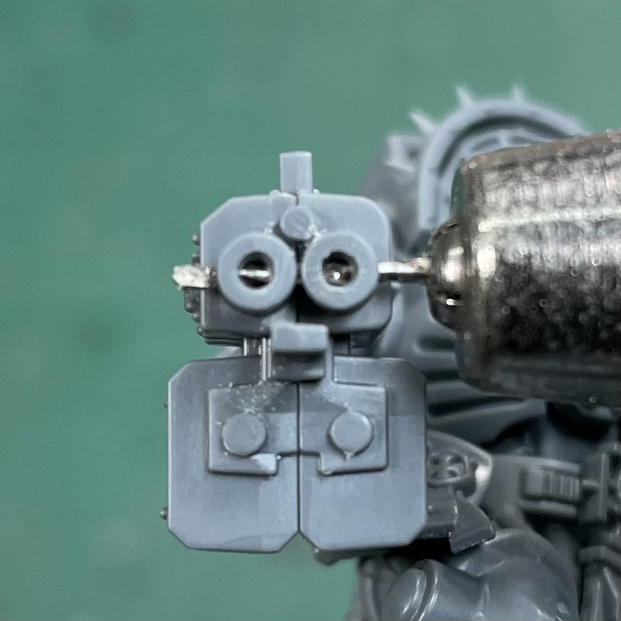 I know most people drill their barrels these days, but who else drills the side vents too?
Or is it just me be weird? 🤔

#AdWIP #New40K #warhammer40k #paintingwarhammer #40k #warhammercommunity #drillthosebarrels #chaplain40k