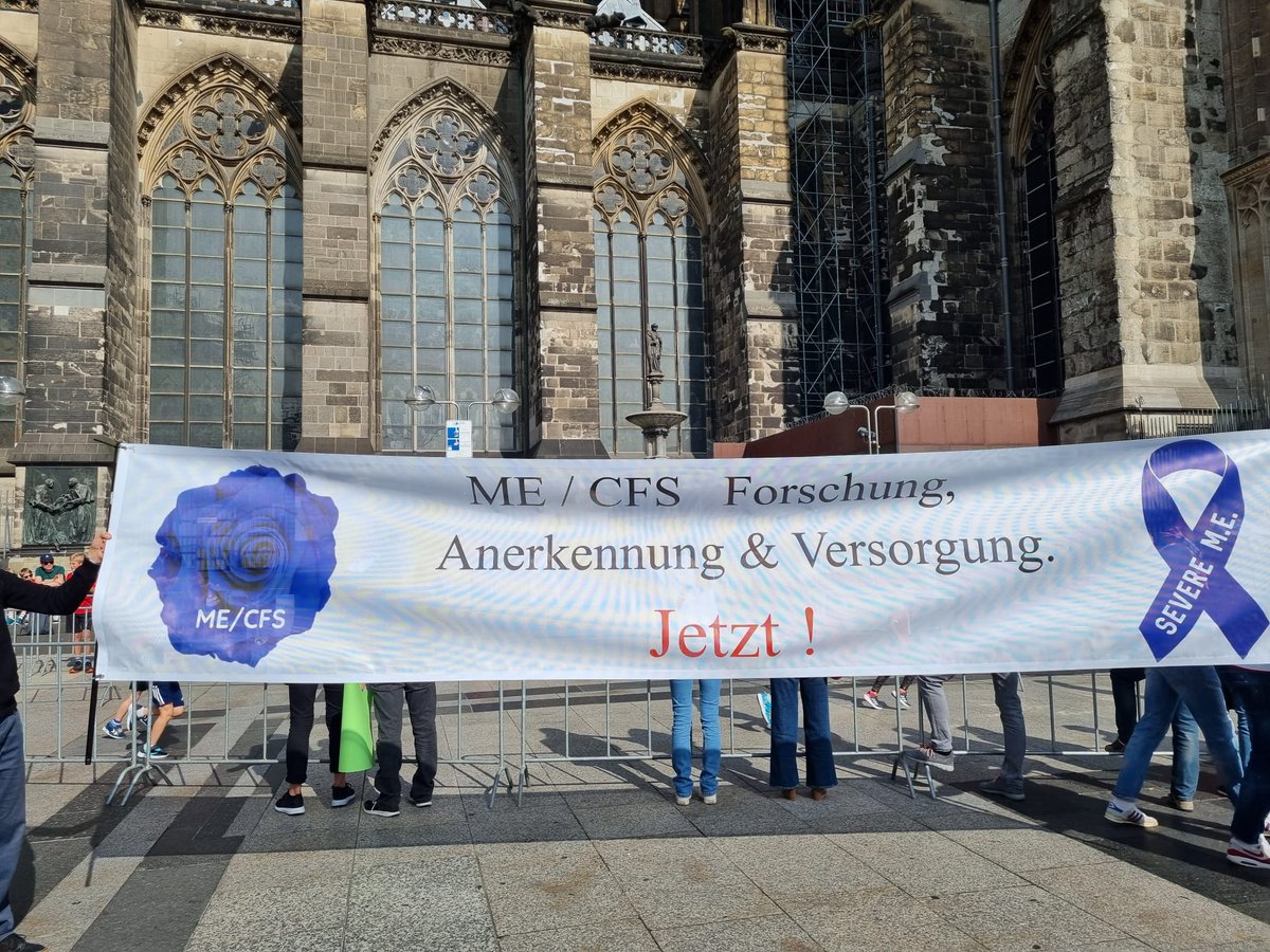 #Trauergang #Köln #Liegenddemo #MECFS #LONGCOVID #POSTCOVID #POSTVAC