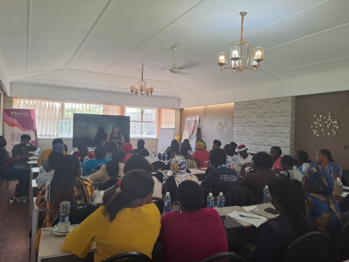 Session 2: Busie Dube takes the councilors through the session on council roles and vision boards. 
#WomenVoicesMatter 
# SheLeads
<a href="/hivosrosa/">Hivos Southern Africa</a> <a href="/IrlEmbPretoria/">Irish Embassy Pretoria</a> <a href="/euinzim/">EU Delegation to Zimbabwe 🇪🇺</a>