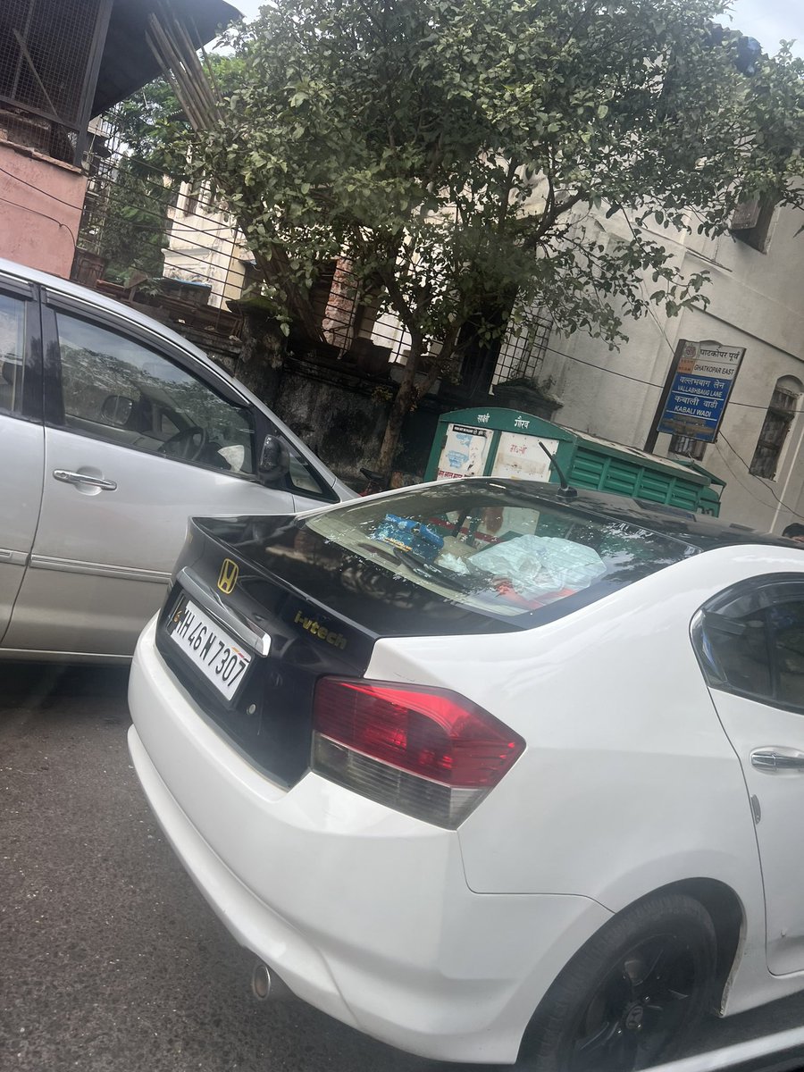 Wrong side driving and double parking at Tilak road Ghatkopar East @mybmcWardN @mybmchealth @MTPHereToHelp @mumbaitraffic