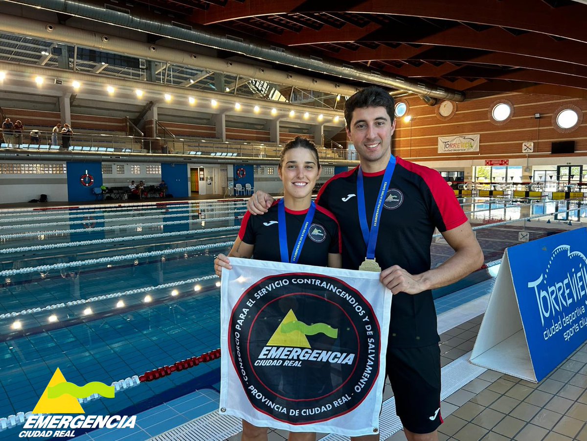 Emergencia1006's tweet photo. Llegan nuestras primeras medallas en los @EPFGassociation .
Eva y David medalla de oro🥇en Natación , modalidad de 50 metros espalda, 🏊‍♀️masculino y femenino.
Orgullosos de nuestro equipo.
@Emergencia1006 https://t.co/Izl8JY3hzc