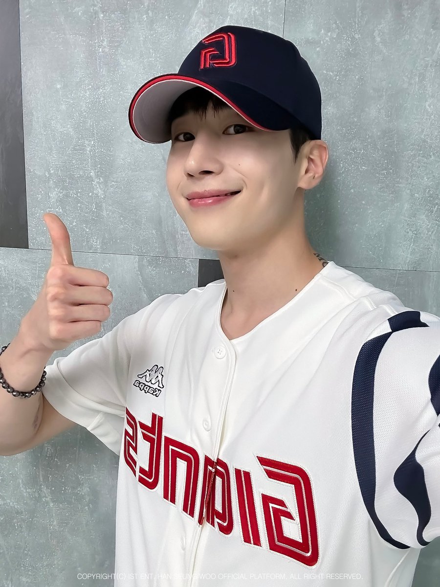 swoovely's tweet photo. handsome as usual 🫶🏻 https://t.co/sGbTcUEjoT