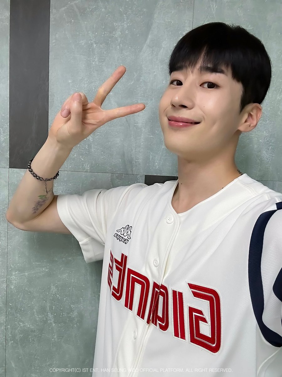 swoovely's tweet photo. handsome as usual 🫶🏻 https://t.co/sGbTcUEjoT
