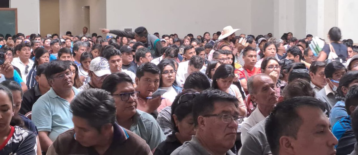 MinTrabajoBol's tweet photo. 3/3 Desde la sede de la Federación Departamental de Maestros Rurales, Albarracín, director general de Políticas de Previsión Social @MinTrabajoBol, representantes de #ASSUS, #CNS y @GestoraBolivia mostraron los beneficios del Sistema de Seguridad Social de Corto y Largo Plazo. https://t.co/HmbCQv5gss