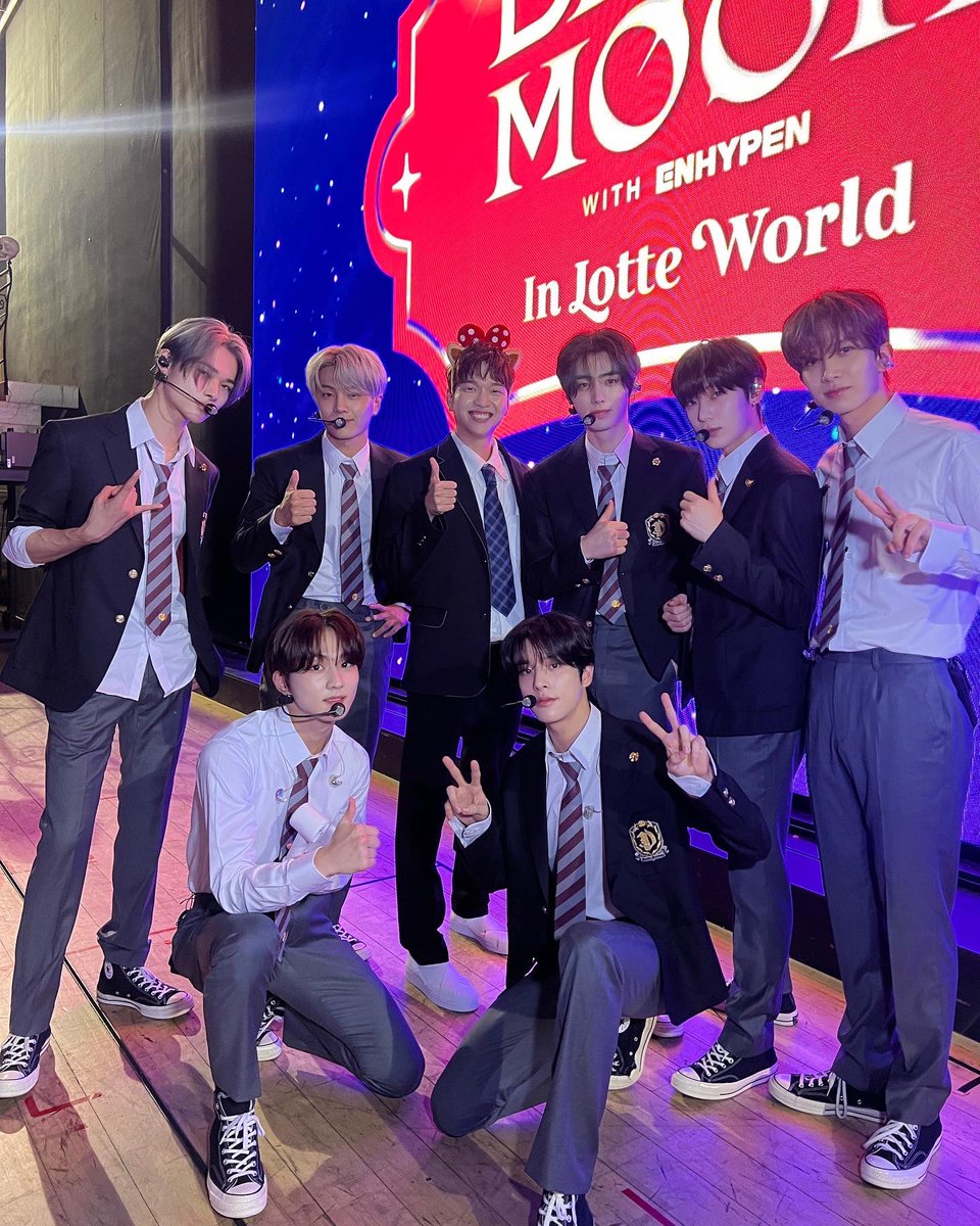 안녕? 난 드셀리스 학생 유재필😁
인사해! 여긴 아카데미 선배님들이셔! #enhypen #엔하이픈