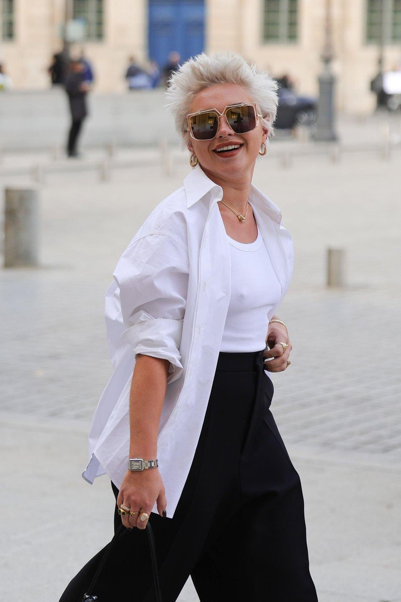 bestofpugh's tweet photo. florence pugh in paris https://t.co/BcczvZ5LiN