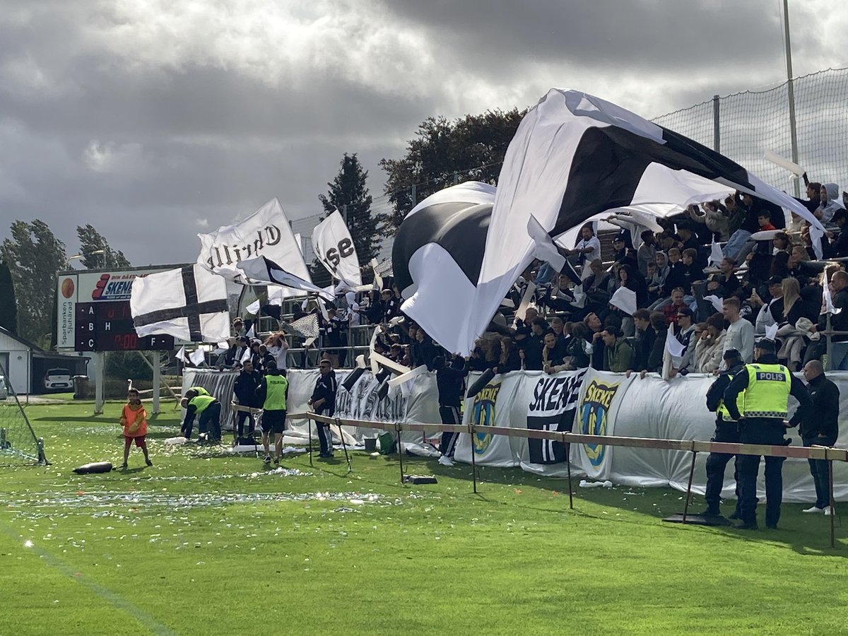 Johan_Ryden's tweet photo. Dagens match: #Skene–#Kinna, hett Markderby. Blev just 0–1. https://t.co/V795SSyMKQ
