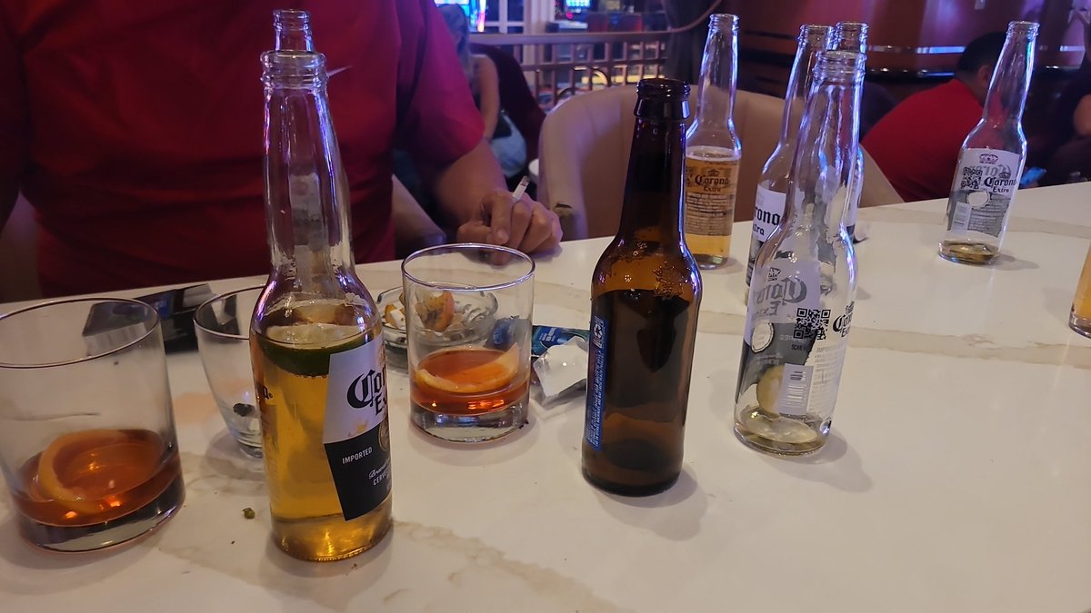 Chris120778's tweet photo. Still going at the #LobbyBar
At MGM with a lot of folks from #Reforma #Notifight
#Chava #WBA https://t.co/52IhTBGtOK