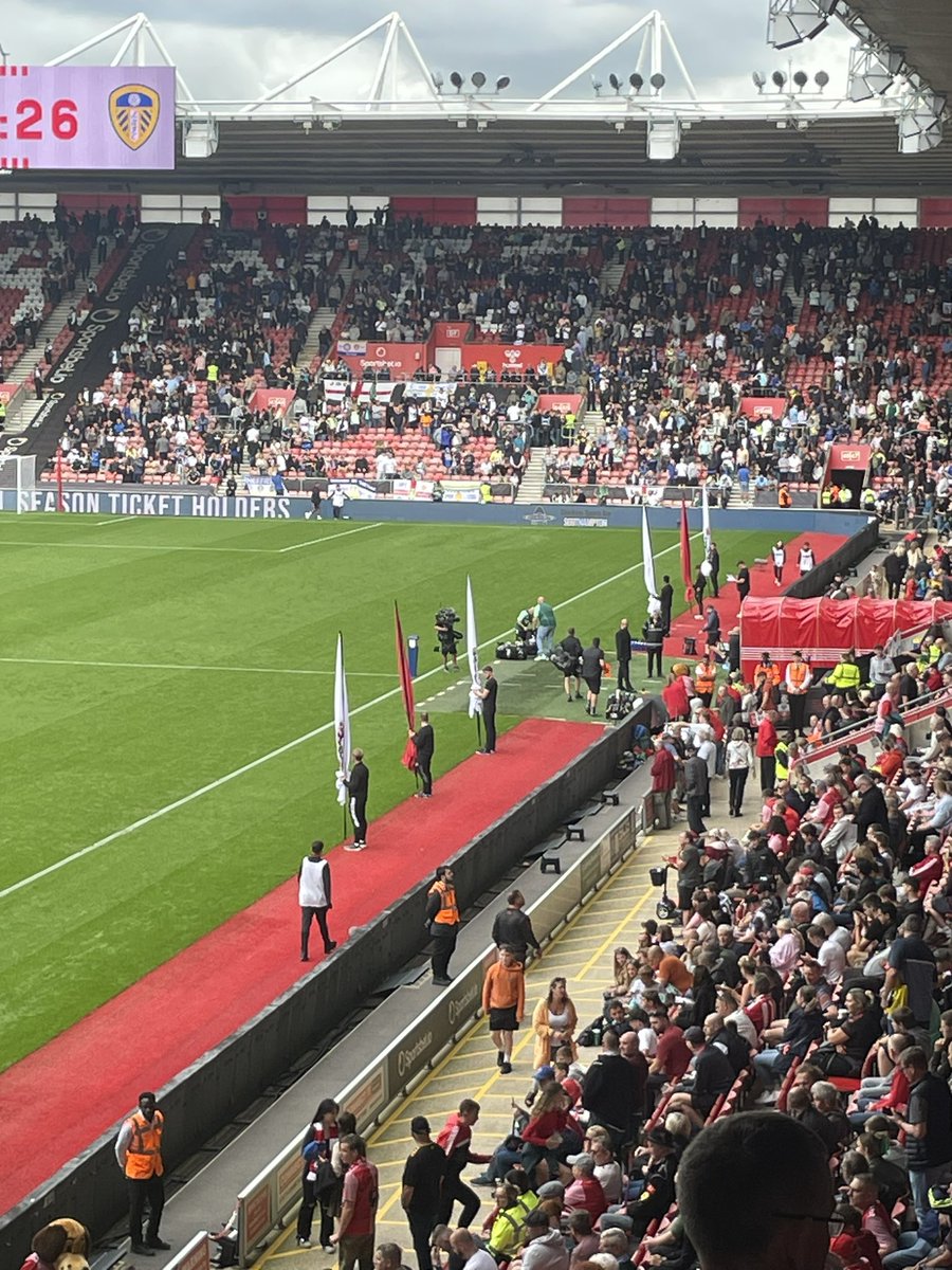 Away end is filling up, come on Leeds #MOT #LUFC #SOULEE