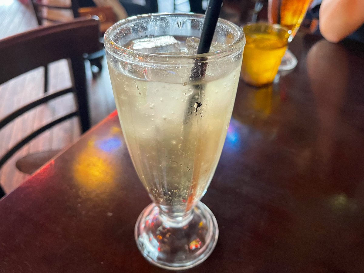 160Tetsu's tweet photo. 少しひと息…。
#ジンジャーエール #カフェ #bluemooncafe #ひと息 #cafetime https://t.co/Z8lAt4idhP