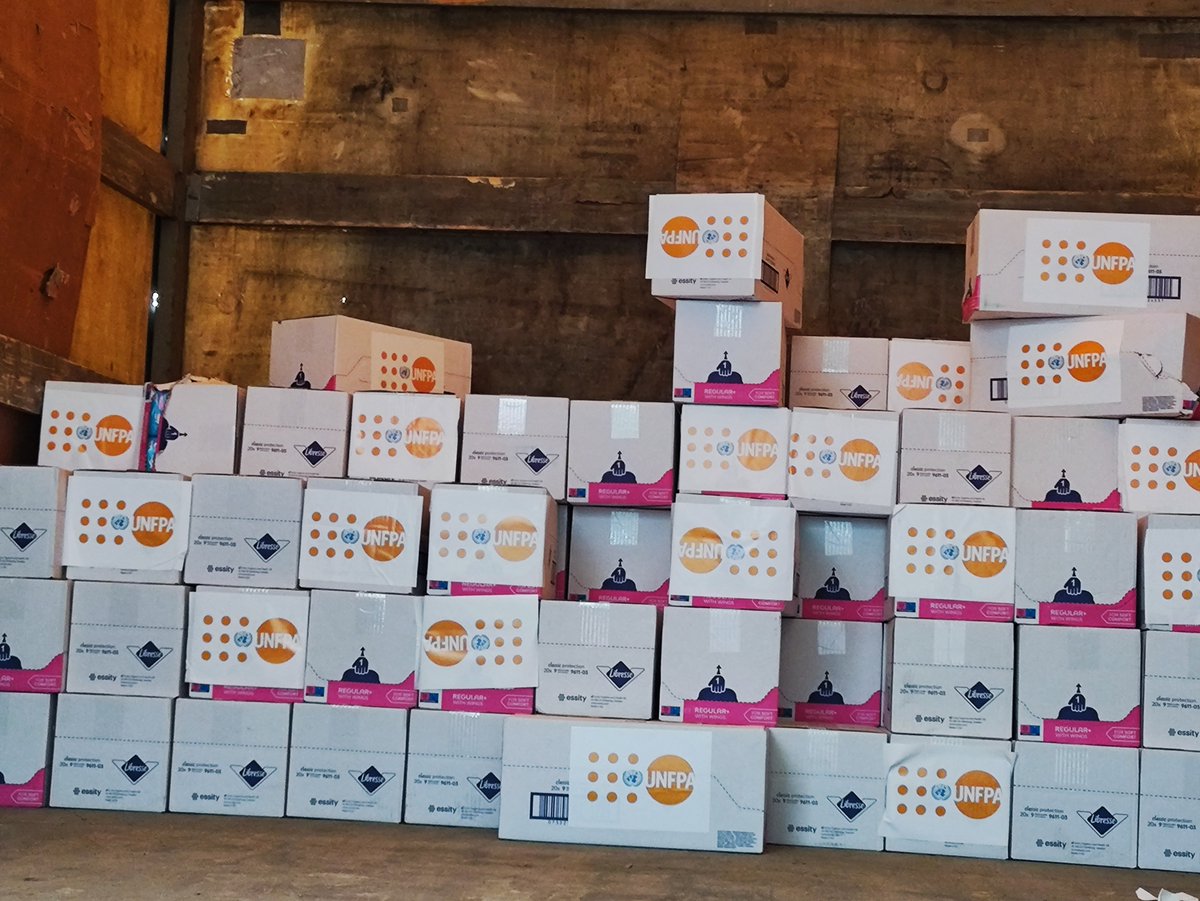 UNFPA's tweet photo. 🚨 Tens of thousands of women and girls have fled from #NagornoKarabakh to #Armenia.

@UNFPA is scaling up its efforts to provide them with reproductive health and gender-based violence services, plus emergency delivery and psychosocial support.

#WithRefugees

📸: © avedisiian https://t.co/rdyhBDsgZM