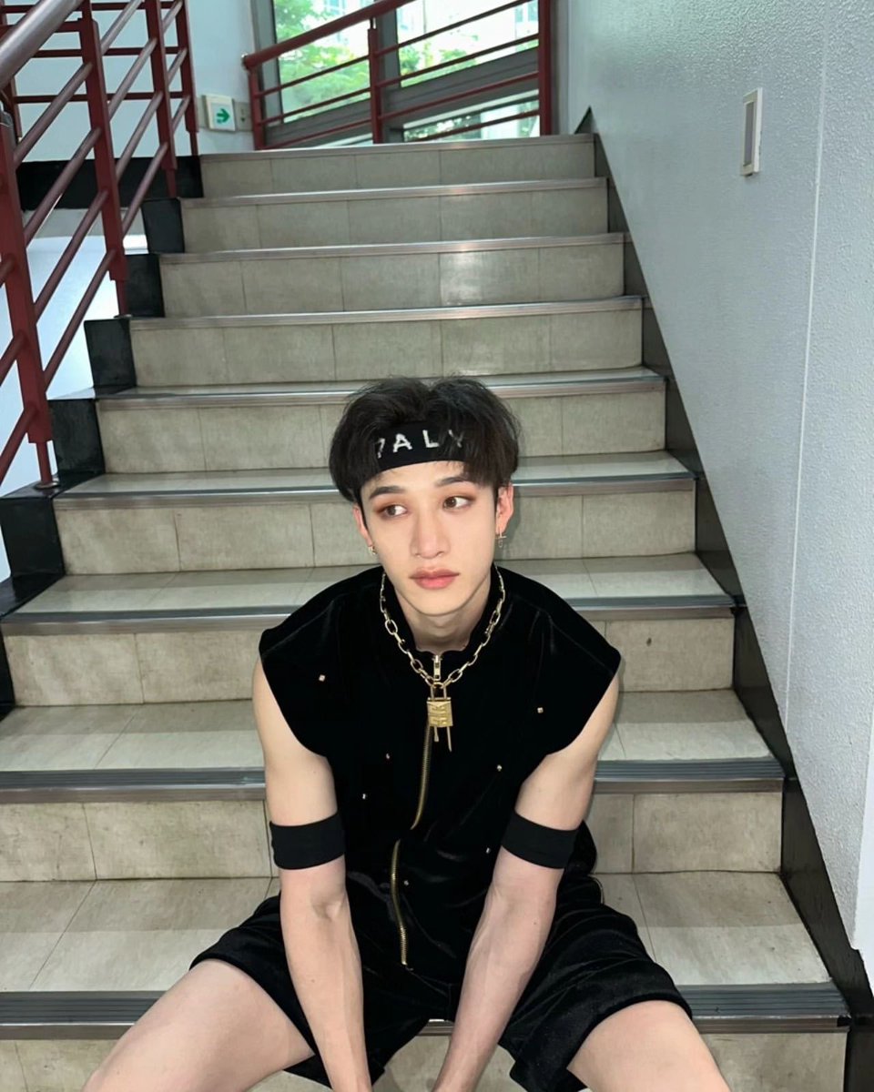 stellunair's tweet photo. mini giveaway dalam rangka melunasi nadzar di akun yang lama+bias aku bangchan mau ulang tahun.

hadiahnya e-wallet (dana/spay/gopay/ovo) senilai 16k, 17k, 17k (total 3 winner).

syaratnya cuma RT &amp; Like aja ya.
end 3 Oktober jam 18:00. good luck!🫶

pinjem tagnya ya #zonauang https://t.co/WsyYFb67Fs