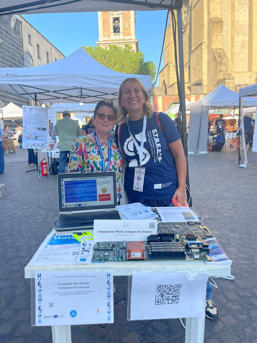 CnrIpcb's tweet photo. 🌛L'#Ipcb_Cnr ha contribuito con conoscenze competenza e tantissimi sorrisi alla #nottedeiricercatori 2023 sia a #Napoli che #Catania nell'ambito di #STREETS e @sharpernight!
È stato bello incontrarvi e farvi conoscere una parte del nostro lavoro,ci vediamo il prossimo anno!
#CNR https://t.co/AX4vJ8L4qj
