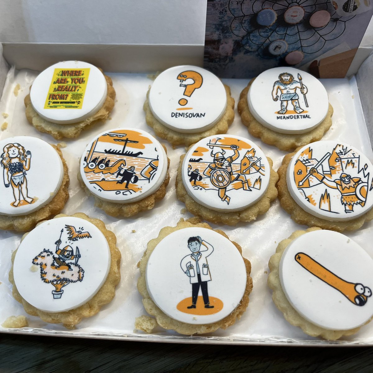 AdamRutherford's tweet image. My amazing publishers @wrenandrookbook have now issued my new book in delicious biscuit form, courtesy of @BumbleandGoose. Thank you team!