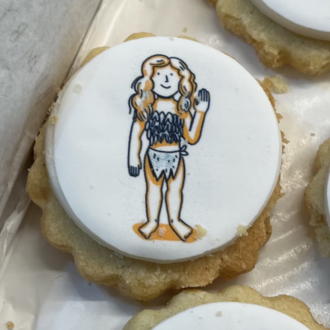 AdamRutherford's tweet image. My amazing publishers @wrenandrookbook have now issued my new book in delicious biscuit form, courtesy of @BumbleandGoose. Thank you team!