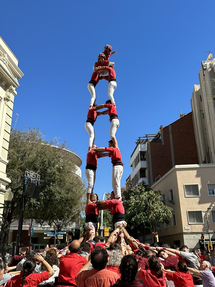 carlespani's tweet photo. Pl. Comes #FMLesCorts
@borinots 4d8,5d7
@CdBCN 3d8,2d7
@CdSarria 3d6,4d6a
#castellers #castells https://t.co/Nt2COqRQjW
