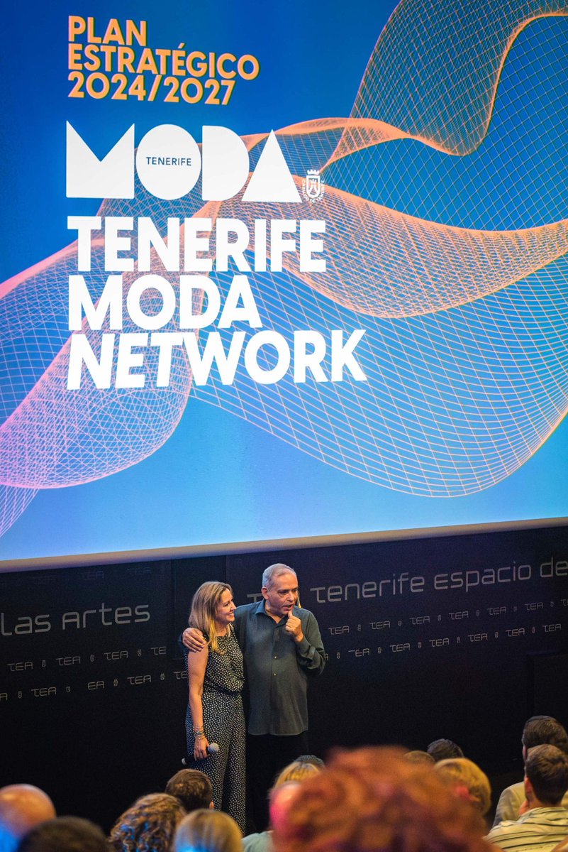 CabildoTenerife's tweet photo. La presidenta @rdavmam y el consejero de @EmpleoTF, @Efraincan, presentaron hoy al sector las líneas maestras de la nueva estrategia de #TenerifeModa ⬇️

🔹 Logística y suministros
🔸 #EmprendeModa
🔹 Sellos de calidad
🔸 Puesta en valor
🔹 Comercialización

(sigue...) https://t.co/Dv6LHhSTON