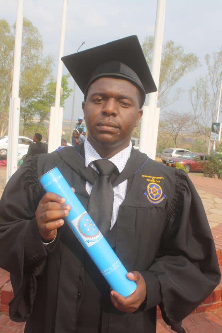 JohnGundia's tweet photo. Well done mafanha #tatenda wish
#degree kuvanhu https://t.co/2woq5P9kg7