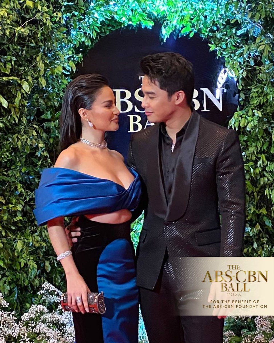 PEPalerts's tweet photo. #PEPatABSCBNBall2023 Spotted: Viñas Deluxe, Anji Salvacion, McCoy De Leon and Elisse Joson, and Kobie Brown and Andi Abaya. Stay tuned to https://t.co/jmzV8IOoZI for more updates! #ABSCBNBallRedCarpet2023 #ABSCBNBall2023

Photos: ABS-CBN https://t.co/TuLjqNAwDc