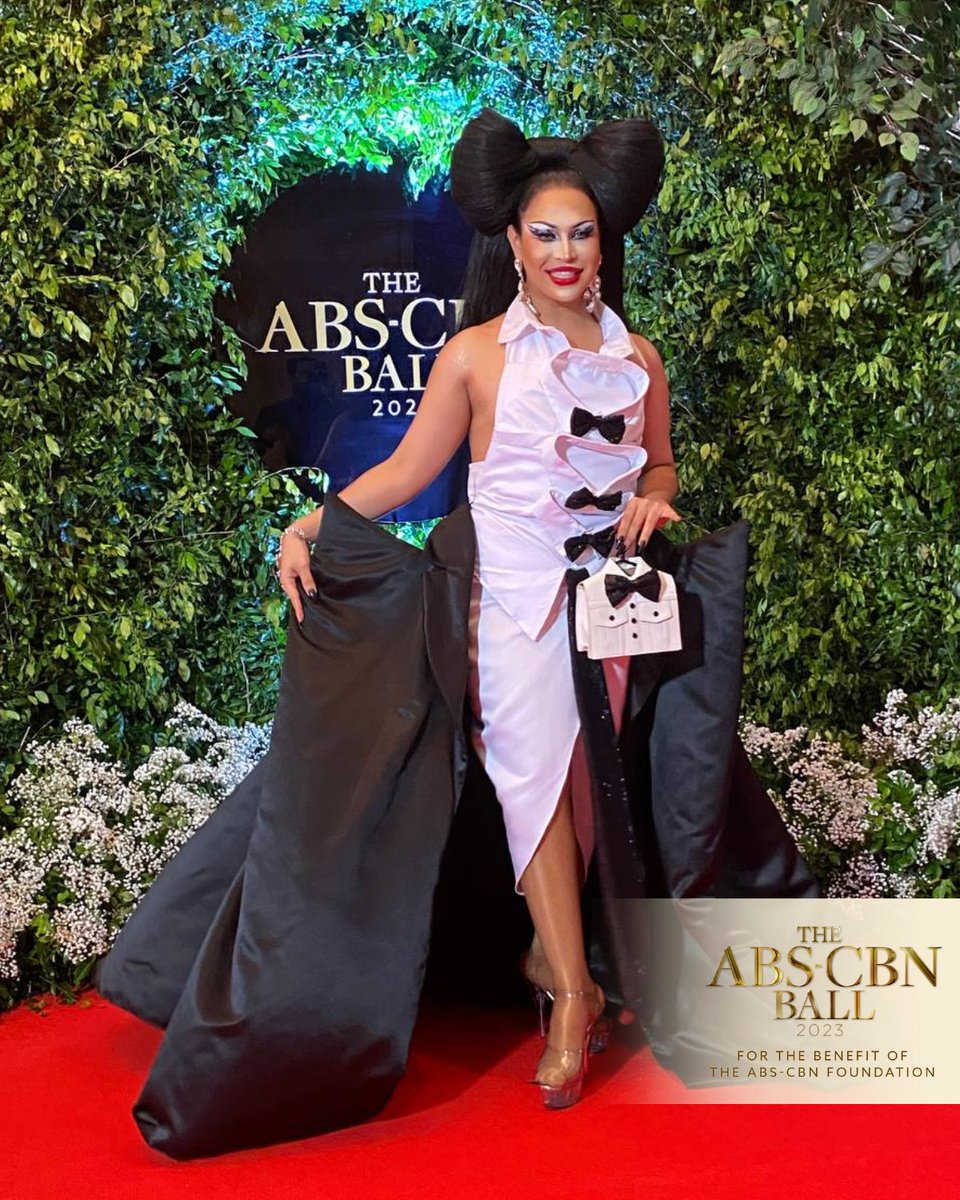 PEPalerts's tweet photo. #PEPatABSCBNBall2023 Spotted: Viñas Deluxe, Anji Salvacion, McCoy De Leon and Elisse Joson, and Kobie Brown and Andi Abaya. Stay tuned to https://t.co/jmzV8IOoZI for more updates! #ABSCBNBallRedCarpet2023 #ABSCBNBall2023

Photos: ABS-CBN https://t.co/TuLjqNAwDc